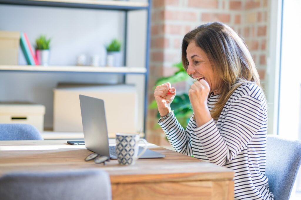 Woman learns how to get a low interest rate on a mortgage